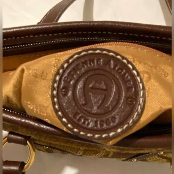 Etienne Aigner Small Leaf Embroidered Shoulder Bag - Picture 4 of 8